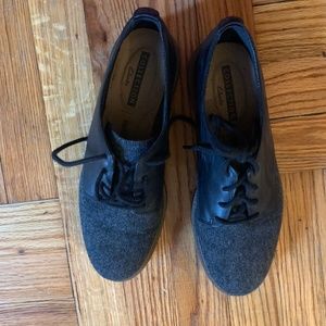 Clarks Broques/Oxfords - Grey with black detail